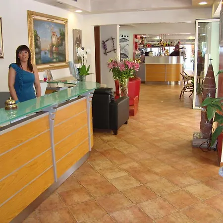 Отель Venezia Каорле