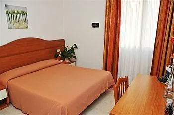 Ξενοδοχείο Venezia Καόρλε